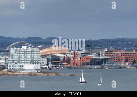 Wide shot of Cardiff bay showing St. David's Hotel, Wales Millennium Centre (WMC), Pierhead building and the Senedd. Stock Photo