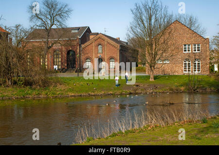 BRD, Nordrhein-Westfalen, Rhein-Kreis Neuss, Grevenbroich, Industriebauten an der Erft Stock Photo