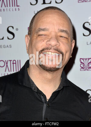 Rapper Ice-T (L) and wife Nicole Austin (aka Coco) on the red carpet of
