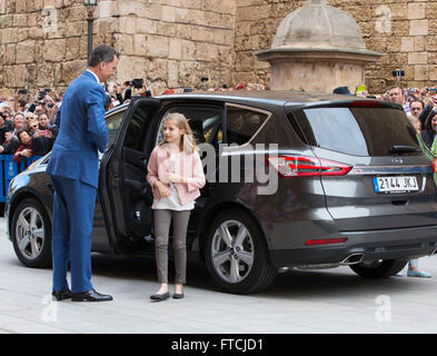 Palma de Mallorca, 27-03-2016 King Felipe and Princess Leonor Members of the Spanish Royal Family attends the Eastern Mass at the La Seu Cathedral, arrival Credit:  dpa picture alliance/Alamy Live News Stock Photo