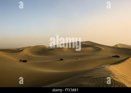 Los Angeles, USA. 26th Mar, 2016. Sand dunes are seen in Death Valley National Park, California, the United States, March 26, 2016. © Zhao Hanrong/Xinhua/Alamy Live News