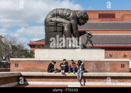 A Bronze Statue of Sir Isaac Newton by Eduardo Paolozzi, outside The British Library in London, England, UK Stock Photo