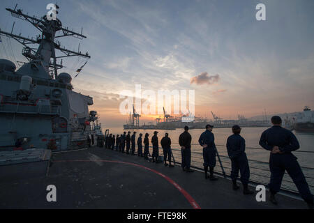 HAIFA, Israel (Jan. 19, 2014) -  Sailors man the rails aboard the Arleigh Burke-class guided-missile destroyer USS Stout (DDG 55) as the ship prepares to pull into the Haifa, Israel for a scheduled port visit. Stout, homeported in Norfolk, Va., is on a scheduled deployment supporting maritime security operations and theater security cooperation efforts in the U.S. 6th Fleet area of operation. (U.S. Navy photo by Mass Communication Specialist 2nd Class Amanda R. Gray/Released) Stock Photo