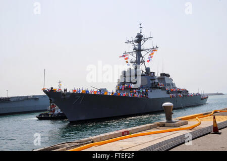 140609-N-BS486-635: NAVAL STATION ROTA, Spain (June 16, 2014) – The Arleigh Burke-class guided missile destroyer USS Ross (DDG 71) arrives at Naval Station Rota, Spain. Ross is the second of four Arleigh Burke-class destroyers to be forward-deployed to Rota, Spain, to serve as part of the President's European Phased Adaptive Approach (EPAA) to ballistic missile defense in Europe. (U.S. Navy photo by Mass Communication Specialist 3rd Grant Wamack/RELEASED) Stock Photo
