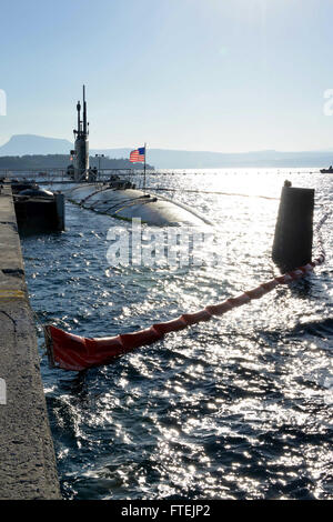 SOUDA BAY, Greece (Dec. 23, 2014) USS Boise (SSN 764) moors at Marathi NATO Pier Complex in Souda Bay, Greece, during a scheduled visit Dec. 23, 2014. Boise, a Los Angeles-class submarine, homeported in Norfolk, is conducting naval operations in the U.S. 6th Fleet area of operations in support of U.S. national security interests in Europe. Stock Photo