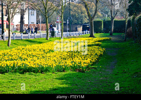 Barnes Village,Food,Cafes,Shops,Estate Agents,Barnes Pond,Green,Pubs,Bulls Head Jazz Venue,Thames River, High Street,London,UK Stock Photo