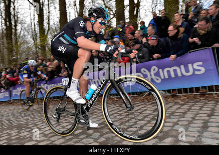 Deinze, Belgium. 27th Mar, 2016. ROWE Luke (GBR) Rider of TEAM SKYin action on the Kemmelberg during the Flanders Classics UCI World Tour 78nd Gent-Wevelgem cycling race with start in Deinze and finish in Wevelgem © Action Plus Sports/Alamy Live News Stock Photo