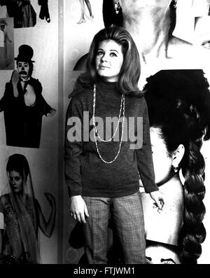 File. 29th Mar, 2016. PATTY DUKE, (December 14, 1946 - March 29, 2016) was an American actress of stage, film and television. Duke died at 69 of sepsis from a ruptured intestine. Duke won an Academy Award in 1963 for her portrayal of Helen Keller in 'The Miracle Worker, ' a role she also played to acclaim on Broadway. She was also known for roles in 'Valley of the Dolls, ' 'My Sweet Charlie' and 'Me, Natalie, ' as well as for the 'The Patty Duke Show, ' which aired from 1963 to 1966. Pictured: Patty Duke. c. 1970's © Globe Photos/ZUMAPRESS.com/Alamy Live News Stock Photo