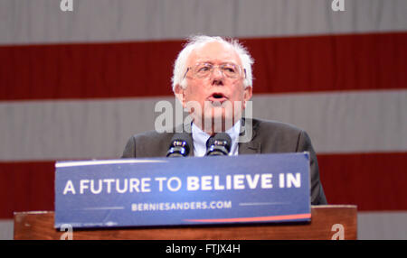 Appleton, WI, USA. 29th Mar, 2016. Vermont Senator and Democratic Presidential hopeful BERNIE SANDERS speaks to supporters during his campaign rally at the Fox Cities Performing Arts Center in Appleton, WI. Ricky Bassman/CSM/Alamy Live News Stock Photo