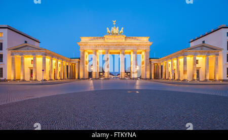 Berlin's Brandenburg Gate (Brandenburger Tor) at dusk Stock Photo