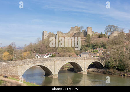 Dinham bridge and the River Teme overlooked by Ludlow Castle, Ludlow, Shropshire, England, UK Stock Photo