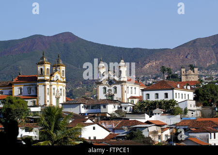 Igrejas de Sao Francisco de Assis a esquerda e Santuario de Nossa Senhora do Carmo a direita Stock Photo