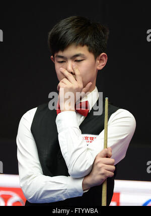 Chinese Snooker Player Yuan Sijun During A Game At The 2026 World Beijing China 30th Mar 2016 Chinese Snooker Player Yuan Sijun Reacts Ftywba 