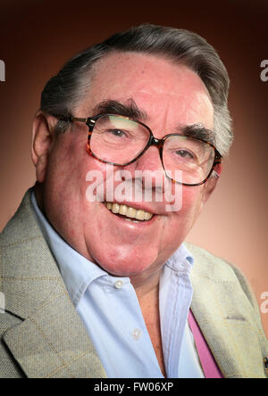 Studio portrait of Ronnie Corbett Stock Photo