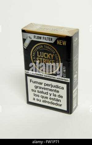 Lucky strike blue cigarettes packet hi-res stock photography and
