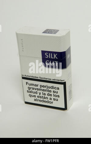 silk cut silver cigarettes Silk cut cigarette packet hi-res stock photography and images