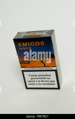 amigos cigarette Amigos 20 filter cigarettes hi-res stock photography and images