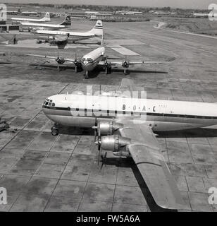 1950s, London Airport. Historical picture, a BOAC shuttle bus awaits ...