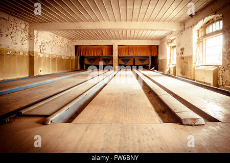 Orangeburg, New York, USA  - February 17, 2016:   Abandoned bowling alley inside recreation center at Rockland Psychiatric Hospi Stock Photo