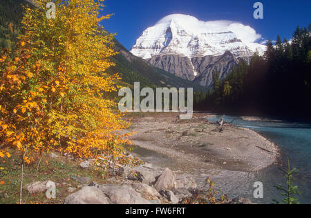 Mount Robson in Autumn, Mount Robson Provincial Park, British Columbia, Canada Stock Photo