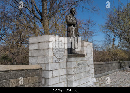 Dr. J. Marion Sims Statue, Central Park, NYC, USA Stock Photo