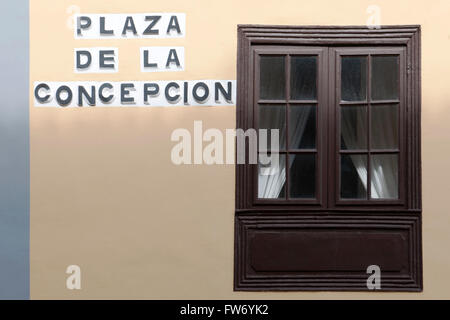 Spanien, Teneriffa, San Christobal de La Laguna, Plaza de la Concepcion, Hausfassade Stock Photo