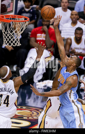 New Orleans, LA, USA. 31st Mar, 2016. Denver Nuggets forward Darrell Arthur (00) tips the ball in during an NBA basketball game between the Denver Nuggets and the New Orleans Pelicans at the Smoothie King Center in New Orleans, LA. New Orleans Pelicans defeat Denver Nuggets 101-95. Stephen Lew/CSM/Alamy Live News Stock Photo