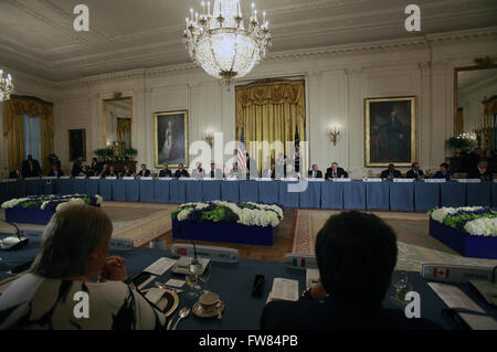 Washington, District of Columbia, USA. 31st Mar, 2016. United States President Barack Obama holds a working dinner with heads of delegations at the Nuclear Security Summit at the White House on March 31, 2016.Credit: Dennis Brack/Pool via CNP Credit:  Dennis Brack/CNP/ZUMA Wire/Alamy Live News Stock Photo