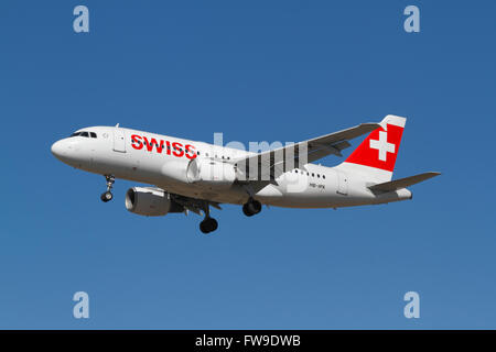 SWISS, Airbus A319, HB-IPX, flight LX1286 on final approach to Kastrup Airport, CPH, Copenhagen, Denmark from Geneva. Stock Photo
