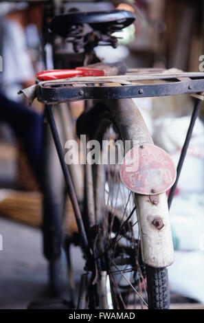 Singapore, Basket weavers shop, city scene, Old bicycle in city Stock Photo