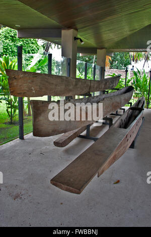 Tahiti, French Polynesia, ancient boats at the Museum of Tahiti and her Islands, Musee des Tahiti et Des Iles  Te Fare Manaha Stock Photo