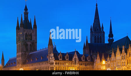 Grote Markt Cloth Hall Belfry Ieper Ypres Belgium West Vlaanderen Stock  Photo - Alamy