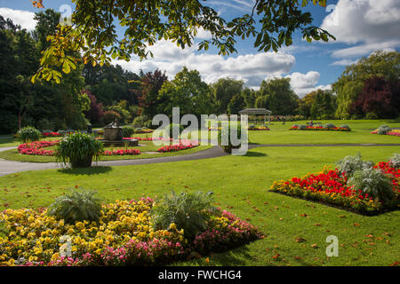 Valley Gardens, Harrogate, Yorkshire, England - beautiful landscaped park, with fountain and bright, colourful flowerbeds on a sunny summer day. Stock Photo