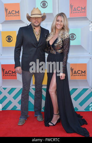 Las Vegas, Nevada, USA. 3rd Apr, 2016. Singer Jason Aldean and wife Brittany Kerr attends the 51st Academy of Country Music Awards on April 3, 2016 at MGM Grand Arena in Las Vegas, Nevada Credit:  Marcel Thomas/ZUMA Wire/Alamy Live News Stock Photo