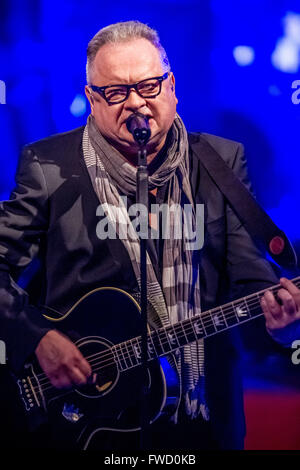 Leipzig, Germany. 3rd Apr, 2016. Singer Heinz Rudolf Kunze performs on stage during the recording of the German television music show 'Kulthits - praesentiert von Kim Fisher' (Kulthits - presented by Kim Fisher) in Leipzig, Germany, 3 April 2016. The show will be aired on regional broadcaster MDR at 8:15 PM on 9 April 2016. Photo: Andreas Lander/dpa - NO WIRE SERVICE -/dpa/Alamy Live News Stock Photo