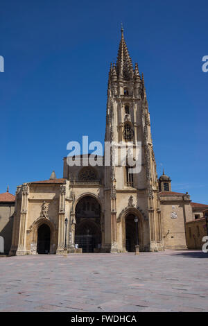 Oviedo Cathedral in Plaza de Alfonso II el Casto, Oviedo, Spain Stock Photo