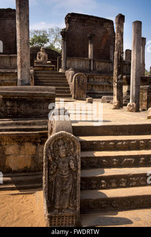 Sri Lanka, Polonnaruwa, Quadrangle, Vatadage, guardstone and central Buddha Stock Photo