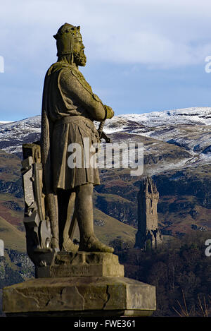 Robert the Bruce statue and the Wallace monument, Stirling castle ...