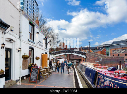 Canalside Bar alongside the canal at Gas Street canal basin, Birmingham, West Midlands, England, UK Stock Photo