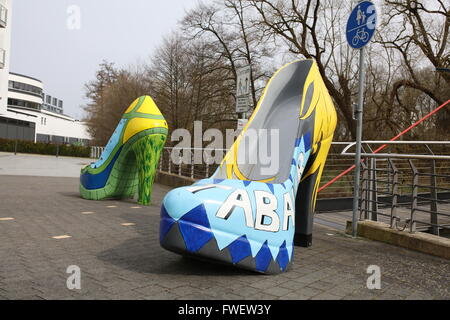 Monstiletto, oversized high heel, EU size 302, right shoe, city art outside lead to the new fashion outlet Stock Photo