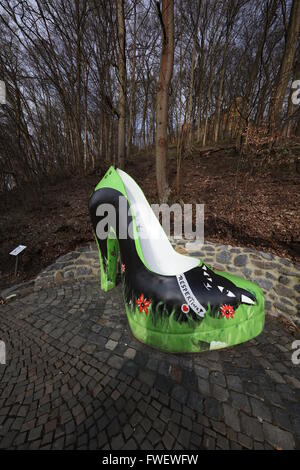RespekTiere Monstiletto, oversized high heel, EU size 302, right shoe, city art outside lead to the new fashion outlet Stock Photo