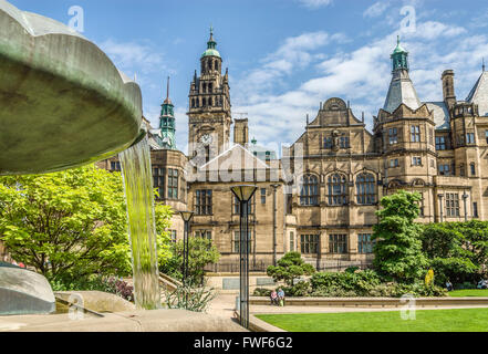 Park in front of Sheffield Town Hall, South Yorkshire, England, UK Stock Photo