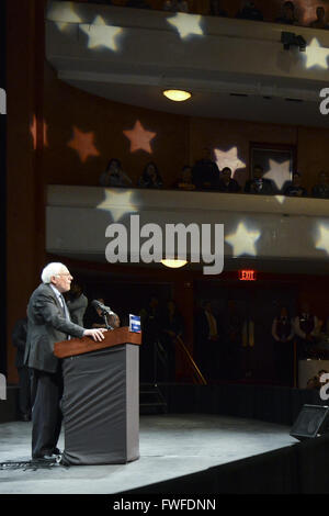 Appleton, Wisconsin, USA. 29th Mar, 2016. BERNIE SANDERS Wisconsin Primary Rally at P.A.C. Center Appleton, WI © ©/ZUMA Wire/Alamy Live News Stock Photo