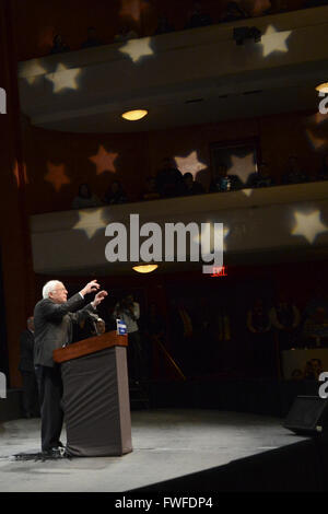 Appleton, Wisconsin, USA. 29th Mar, 2016. BERNIE SANDERS Wisconsin Primary Rally at P.A.C. Center Appleton, WI © ©/ZUMA Wire/Alamy Live News Stock Photo