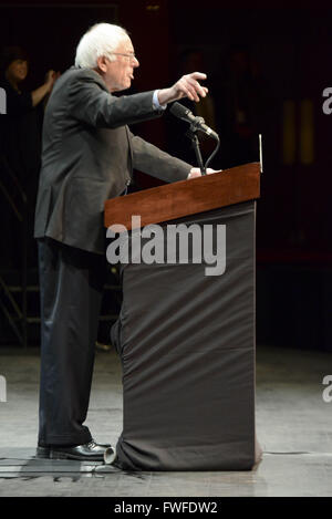 Appleton, Wisconsin, USA. 29th Mar, 2016. BERNIE SANDERS Wisconsin Primary Rally at P.A.C. Center Appleton, WI © ©/ZUMA Wire/Alamy Live News Stock Photo