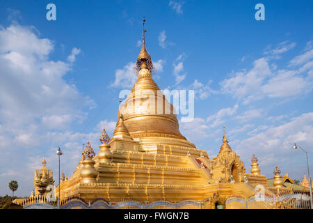 Main stupa in the Kuthodaw Paya Mandalay, Myanmar (Burma), Southeast Asia Stock Photo