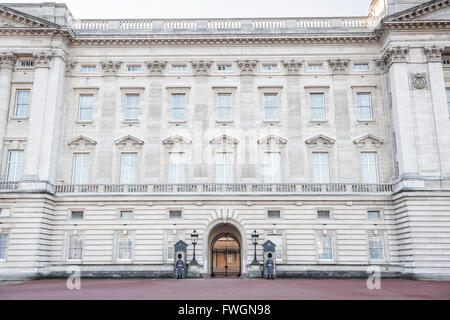 Grenadier Guards at Buckingham Palace, London, England, United Kingdom, Europe Stock Photo