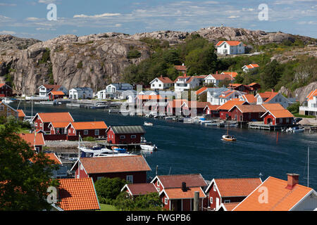 Fishermen's houses and summer houses along coastline, Hamburgsund, Bohuslan Coast, Southwest Sweden, Sweden, Scandinavia Stock Photo