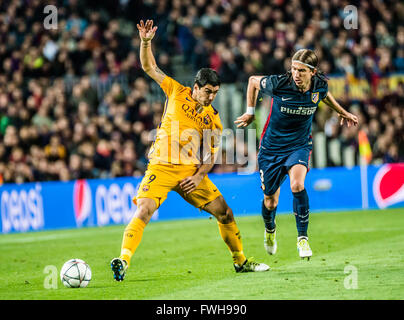 Barcelona, Catalonia, Spain. 5th Apr, 2016. FC Barcelona forward SUAREZ competes for the ball during the first leg of the Champions League quarter-final at the Camp Nou stadium in Barcelona Credit:  Matthias Oesterle/ZUMA Wire/Alamy Live News Stock Photo