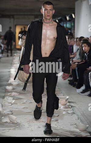 COTTWEILER runway at London Collections Men SS17, LCM SS17. 11/06/2016 | usage worldwide Stock Photo